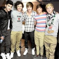 +Exclusively One Direction HITS logo