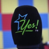 Yes FM 101.7 logo